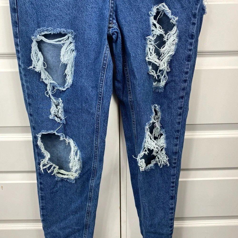 BDG Mom High Rise Destroyed Jeans Relaxed 28 Medium Wash Women’s